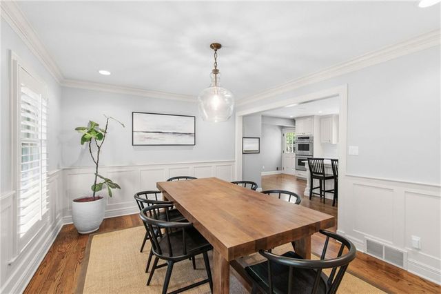 8740 Ensley Lane, Leawood, KS 66206