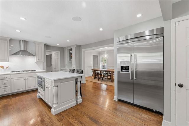 8740 Ensley Lane, Leawood, KS 66206