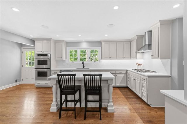 8740 Ensley Lane, Leawood, KS 66206