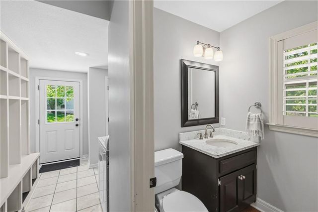 8740 Ensley Lane, Leawood, KS 66206