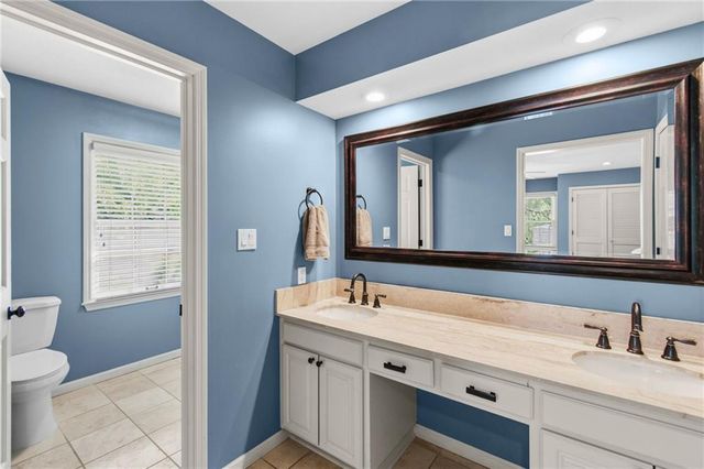 8740 Ensley Lane, Leawood, KS 66206