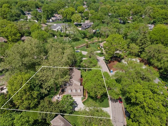 8740 Ensley Lane, Leawood, KS 66206