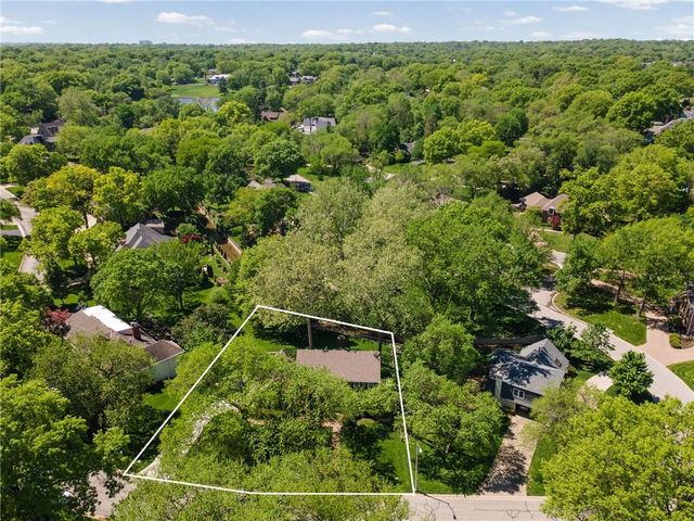 8740 Ensley Lane, Leawood, KS 66206