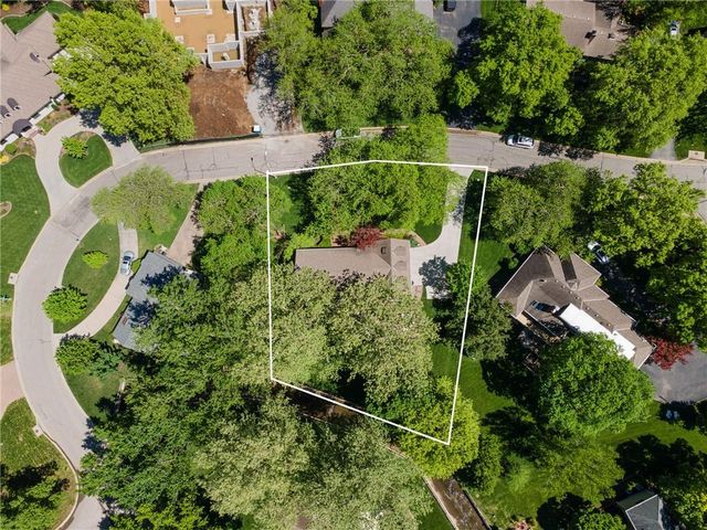 8740 Ensley Lane, Leawood, KS 66206