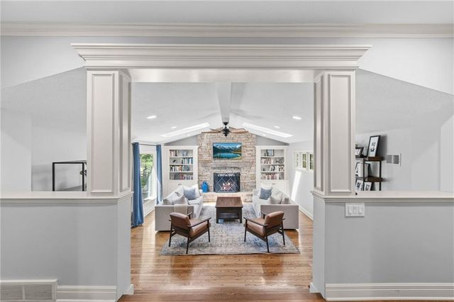 8740 Ensley Lane, Leawood, KS 66206
