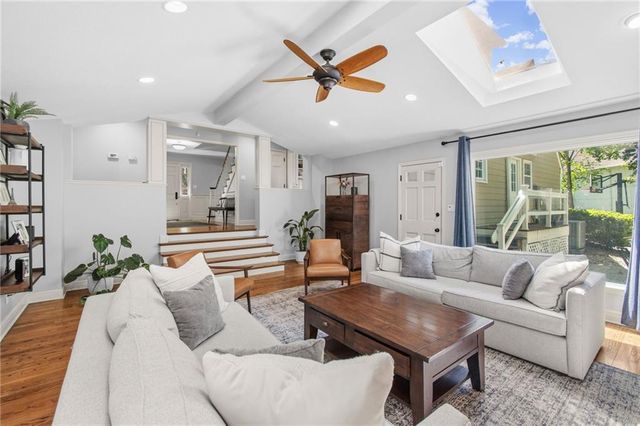 8740 Ensley Lane, Leawood, KS 66206