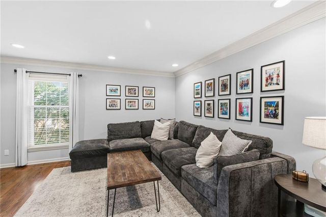 8740 Ensley Lane, Leawood, KS 66206