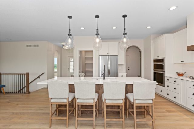 17425 Oakwood Drive, Urbandale, IA 50323