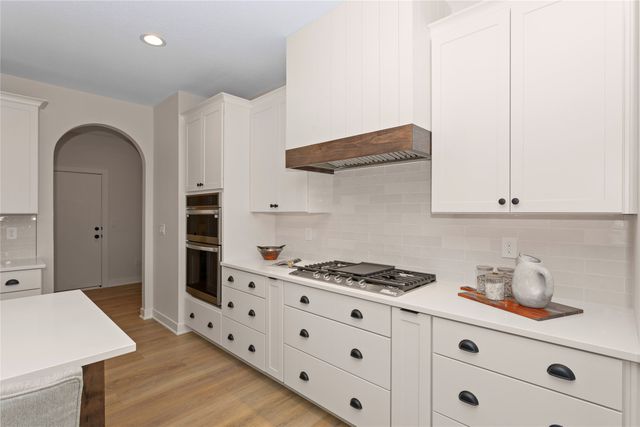 17425 Oakwood Drive, Urbandale, IA 50323