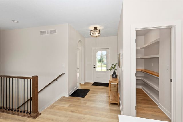 17425 Oakwood Drive, Urbandale, IA 50323