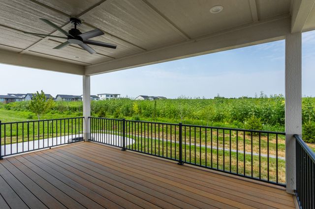 17425 Oakwood Drive, Urbandale, IA 50323