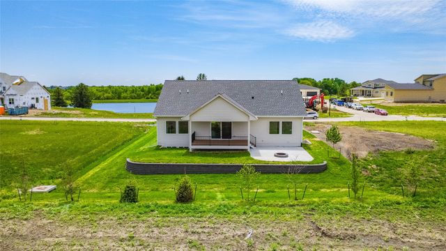 17425 Oakwood Drive, Urbandale, IA 50323