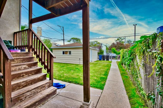 6609 N Artesian Avenue 1, Chicago, IL 60645