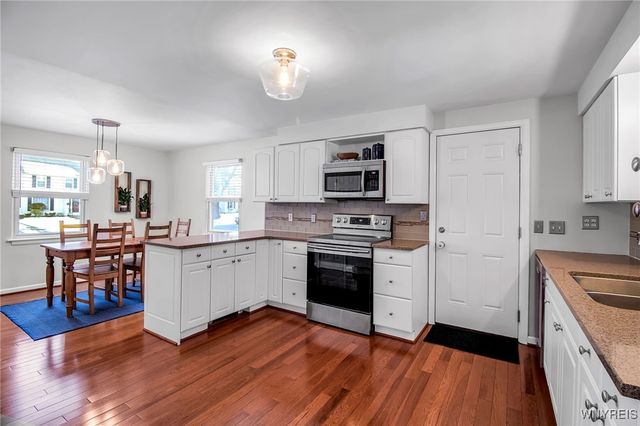 172 Burroughs Drive, Amherst, NY 14226