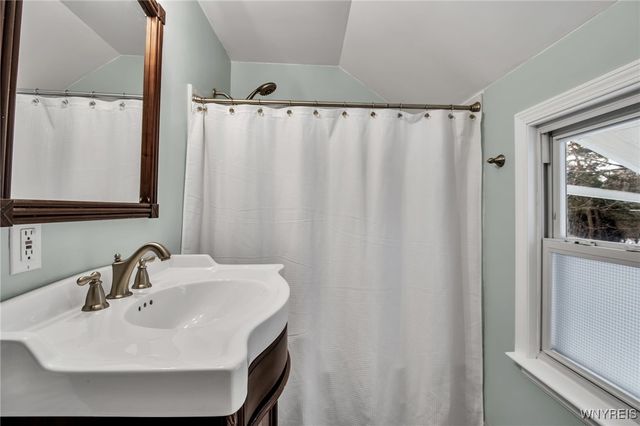 172 Burroughs Drive, Amherst, NY 14226