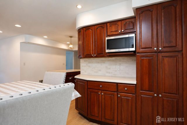 14 Kilmer Drive, Manalapan, NJ 07726