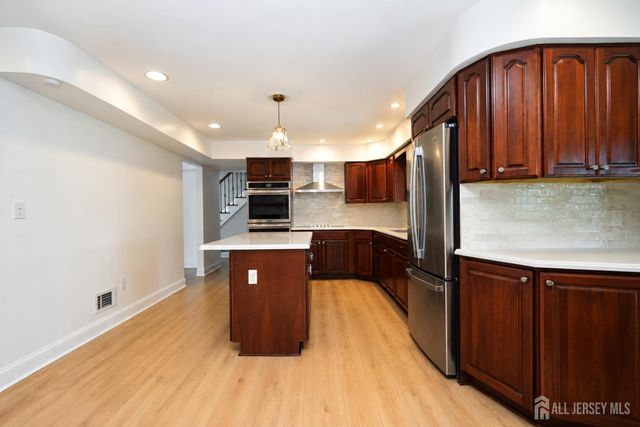 14 Kilmer Drive, Manalapan, NJ 07726