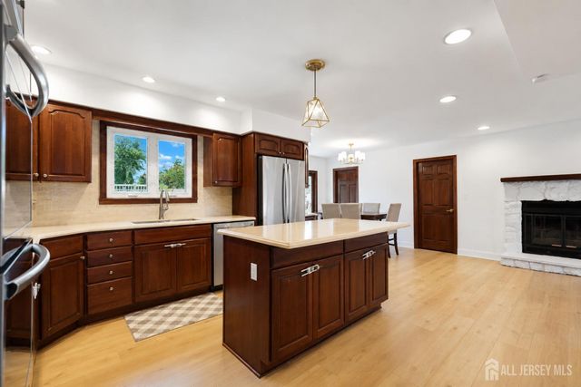 14 Kilmer Drive, Manalapan, NJ 07726