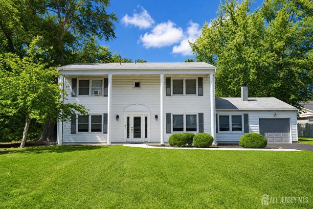 14 Kilmer Drive, Manalapan, NJ 07726