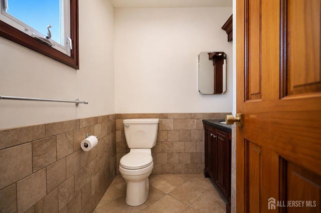 14 Kilmer Drive, Manalapan, NJ 07726