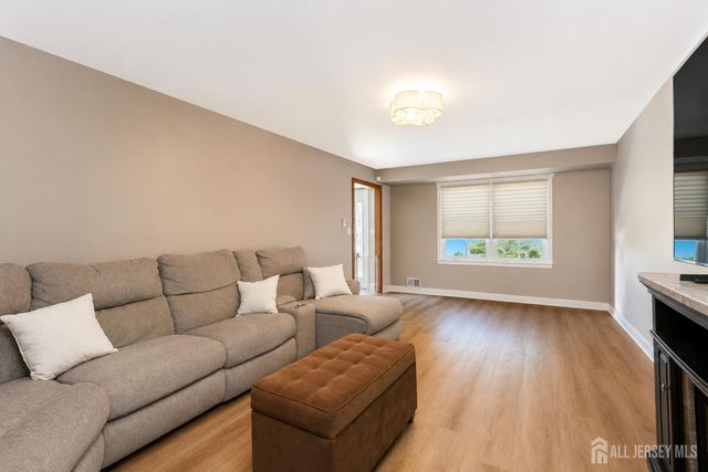 14 Kilmer Drive, Manalapan, NJ 07726