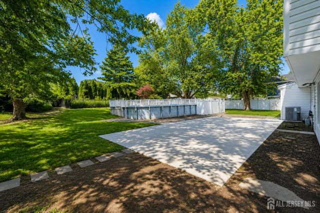 14 Kilmer Drive, Manalapan, NJ 07726