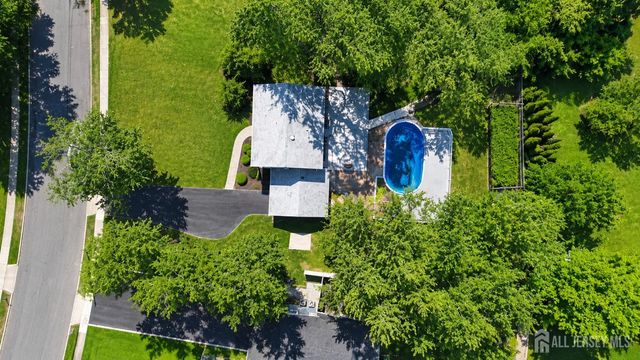 14 Kilmer Drive, Manalapan, NJ 07726