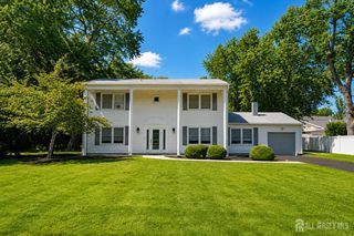 14 Kilmer Drive, Manalapan, NJ 07726