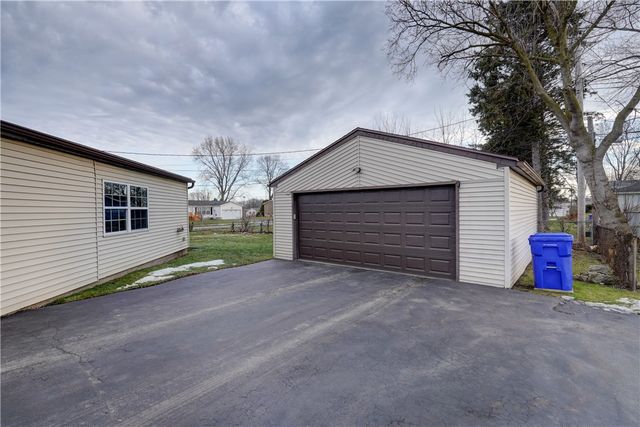 20 Fairchild Road, Gates, NY 14606