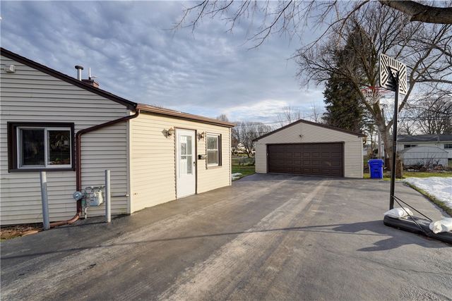 20 Fairchild Road, Gates, NY 14606