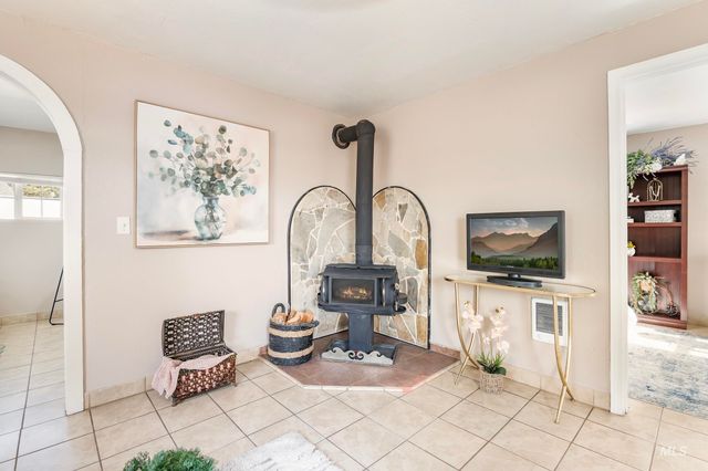 671 Notus Rd, Notus, ID 83656