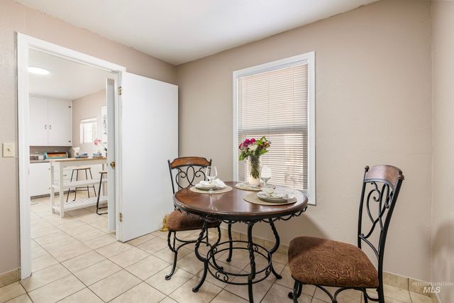 671 Notus Rd, Notus, ID 83656