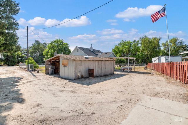 671 Notus Rd, Notus, ID 83656