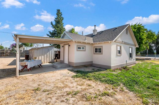 671 Notus Rd, Notus, ID 83656