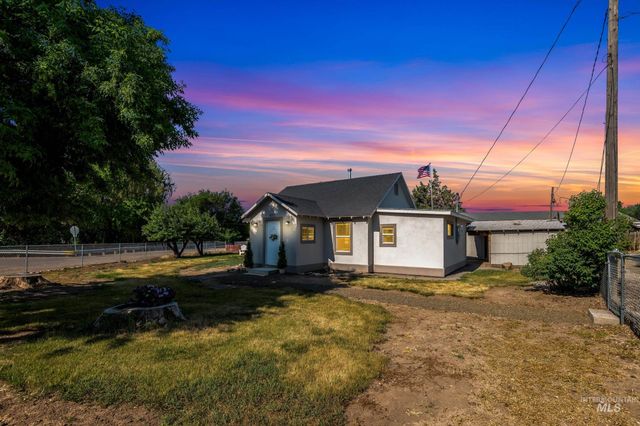 671 Notus Rd, Notus, ID 83656