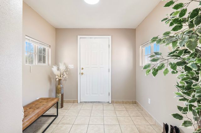 671 Notus Rd, Notus, ID 83656