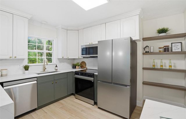 309 84TH AVENUE NE, St Petersburg, FL 33702