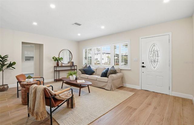 309 84TH AVENUE NE, St Petersburg, FL 33702