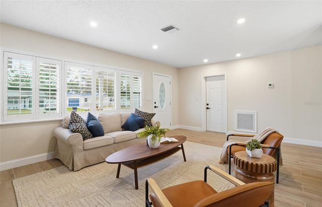 309 84TH AVENUE NE, St Petersburg, FL 33702