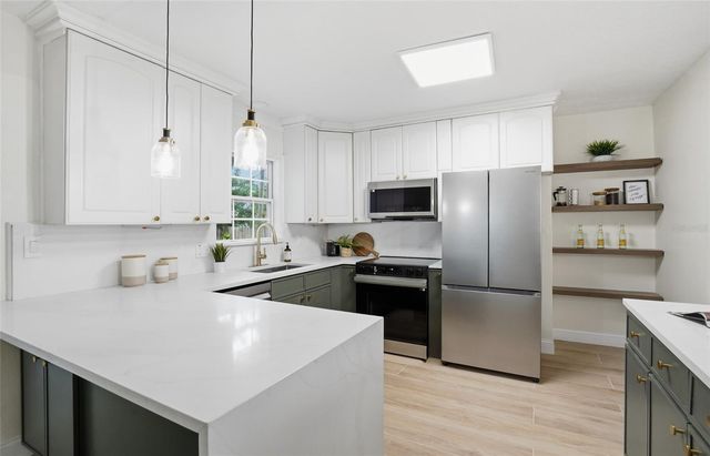 309 84TH AVENUE NE, St Petersburg, FL 33702