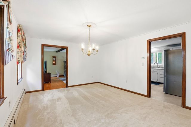 9 King Edward Drive, Londonderry, NH 03053