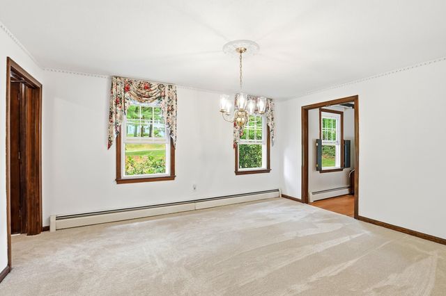 9 King Edward Drive, Londonderry, NH 03053