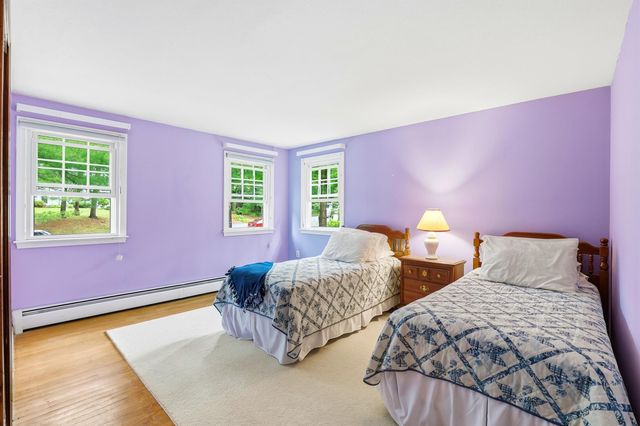9 King Edward Drive, Londonderry, NH 03053