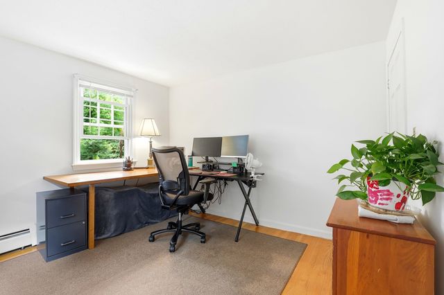 9 King Edward Drive, Londonderry, NH 03053