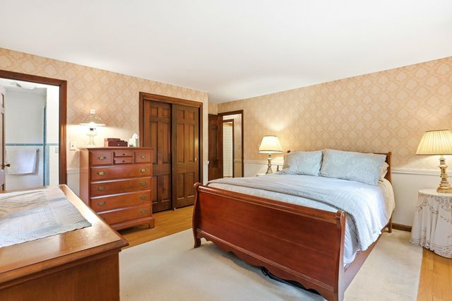 9 King Edward Drive, Londonderry, NH 03053