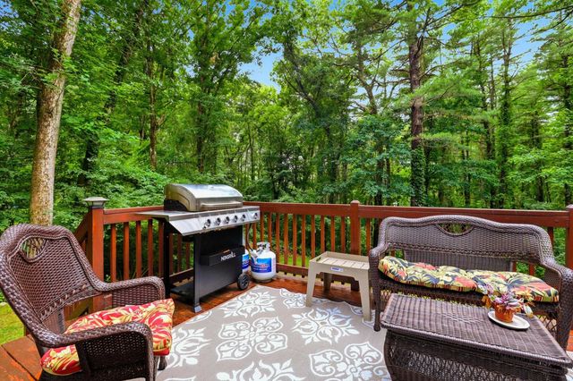 9 King Edward Drive, Londonderry, NH 03053