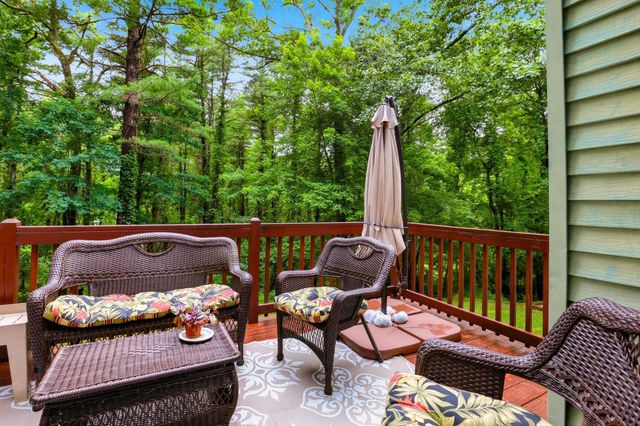 9 King Edward Drive, Londonderry, NH 03053