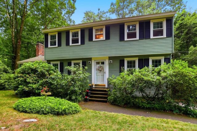 9 King Edward Drive, Londonderry, NH 03053