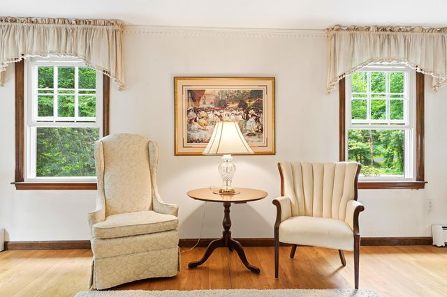 9 King Edward Drive, Londonderry, NH 03053