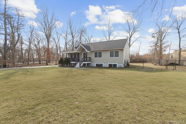 142 Gerard Road, Yaphank, NY 11980